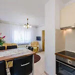 Hundefreundliches Nur 500 Meter Zum Mit Meerblick, Garten, Grill Apartamento Povile