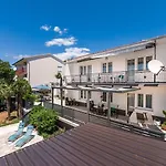 Hundefreundliches Nur 500 Meter Zum Mit Meerblick, Garten, Grill * Povile